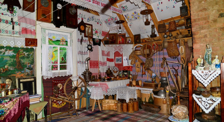 Жительница Кировской области превратила чердак дома в музей