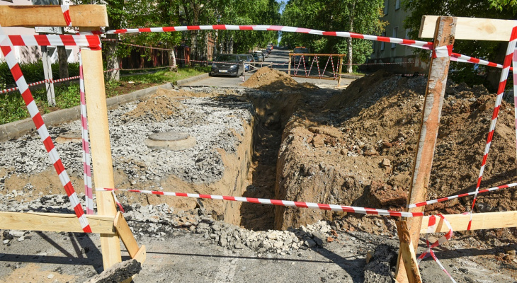 Из-за раскопок по трем улицам в Кирове нельзя проехать до середины месяца