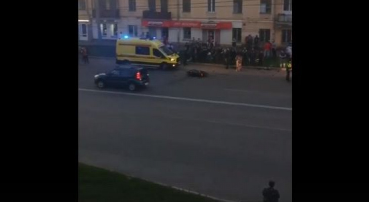 В Кирове при столкновении автомобиля с мотоциклом пострадали оба водителя