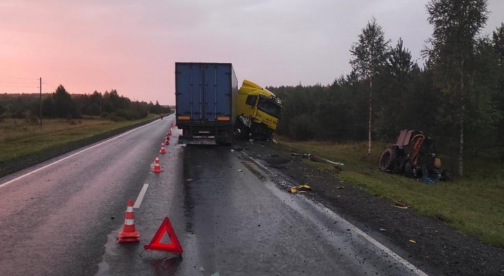 В Кировской области при столкновении DAF и трактора «Беларус» погиб 51-летний мужчина
