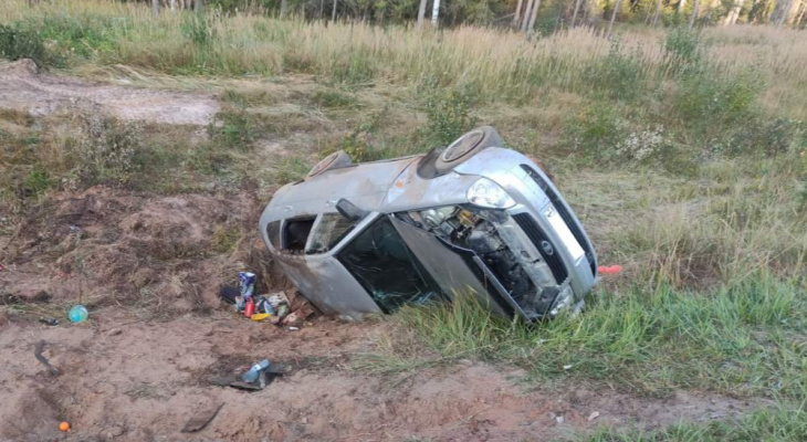 В Кировской области в ДТП на трассе пострадали водитель и три пассажира