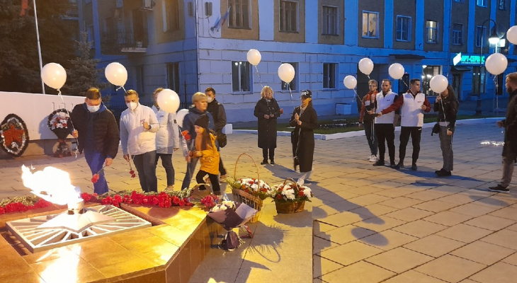 В Кирове активисты на мемориале Вечного огня провели акцию: «Помним Беслан»