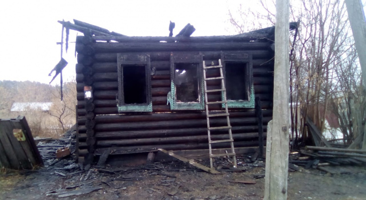 В Кировской области в пожарах погибли двое 51-летних мужчин