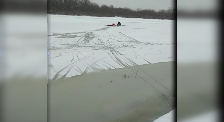 В Кирово-Чепецке утром под лед ушел рыбак