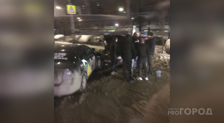 В Кирове на Комсомольской площади произошло серьезное ДТП с пострадавшими