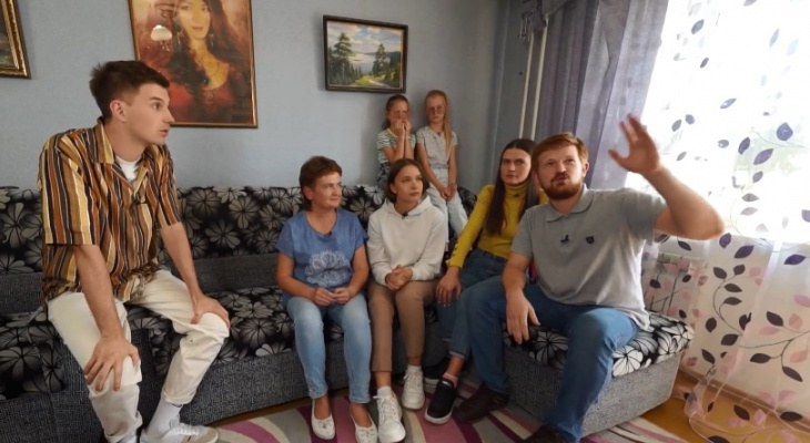 В Кирове гостиную семьи преобразила программа НТВ «Квартирный вопрос»