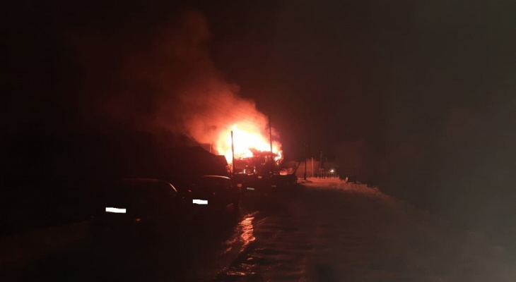 В Кировской области загорелось здание администрации