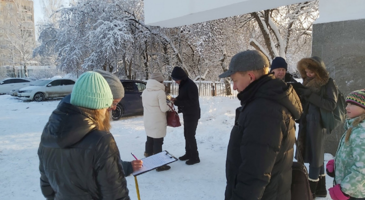 За неделю против введения QR-кодов проголосовали 4 тысячи кировчан