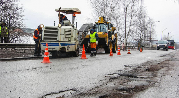 В 2022 году в Кировской области отремонтируют 168 километров дорог и 9 мостов