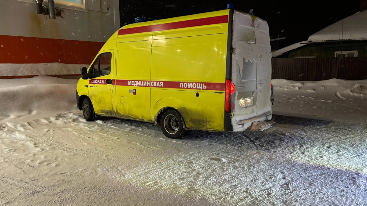 Мужчина выпал из окна многоэтажки на улице Московской в Кирове