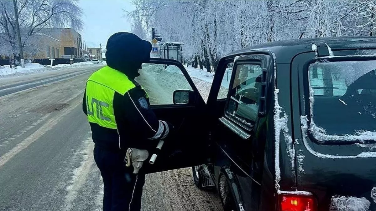 Какие 3 документа ГАИ не имеет права требовать у водителей и как законно отказать инспектору: ответ юриста