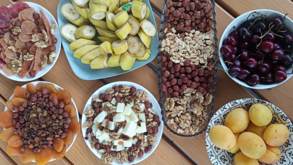 Мою орехи и сухофрукты только так - идеально чистые: никакой пыли и липкого слоя