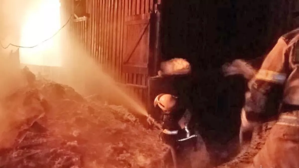 В Даровском огонь, охвативший 230 квадратных метров, оборвал жизнь человека