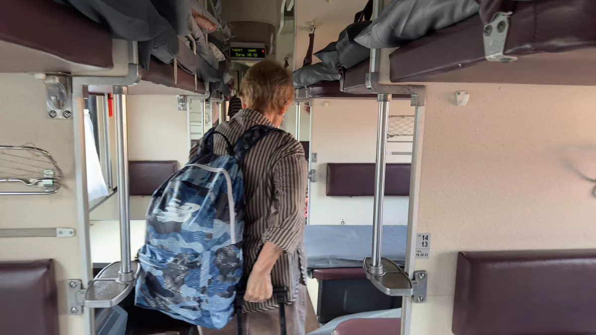"Уступят, куда денутся, я знаю секрет": вот как бабушки экономят в поездах на честных и добрых пассажирах