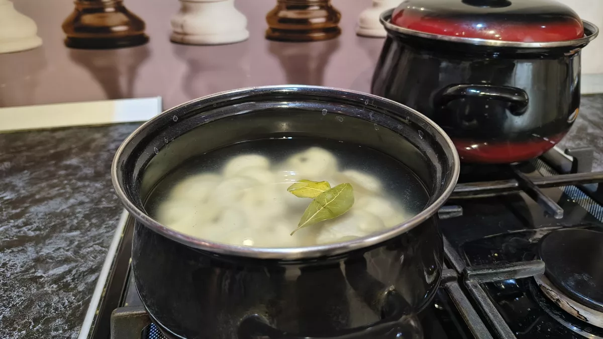 Зачем в пельмени при варке нужно заливать стакан холодной воды - запомните на всю жизнь