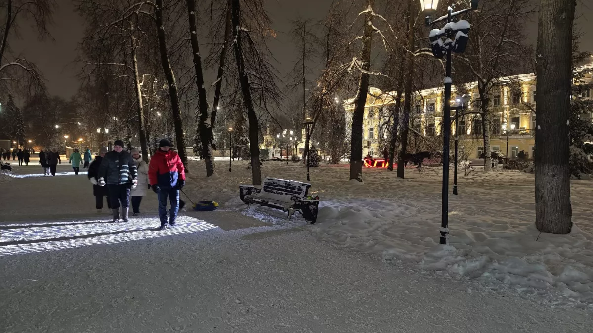 В кировском парке появятся деревянные диваны и скамейки-шайбы за 35 миллионов рублей