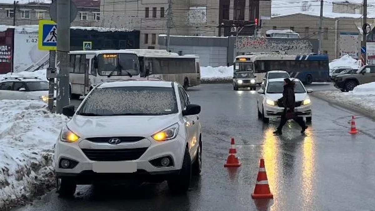В Кирове на Октябрьском проспекте иномарка сбила девятилетнего мальчика