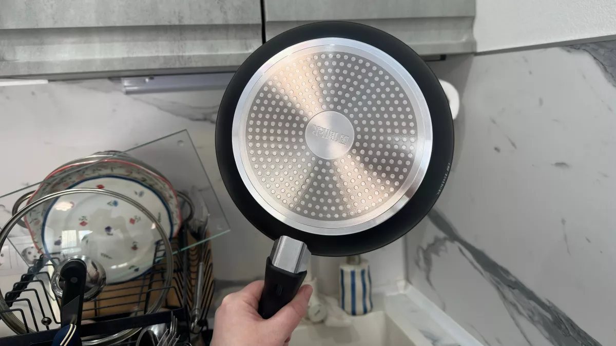 Почему в Европе выбрасывают сковородки после первого раза, а мы жарим на них годами