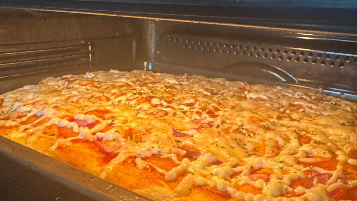 Готовлю пиццу "Пятиминутку" прямо на сковородке - хрустящая корочка и сочная начинка: обожает вся семья