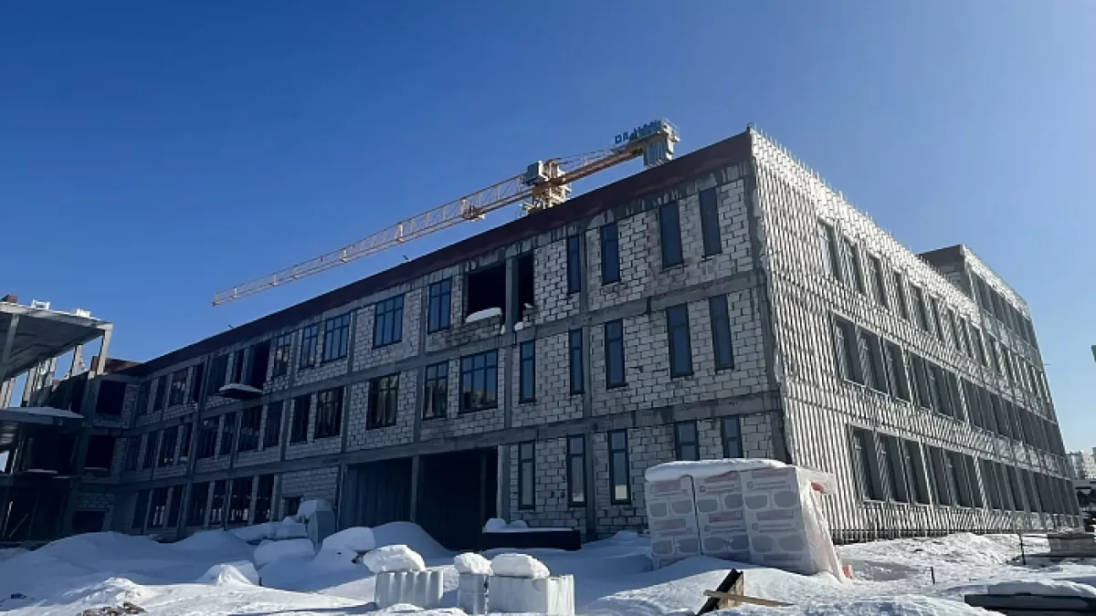 Власти Кирова начнут искать нового подрядчика для школы-долгостроя в апреле