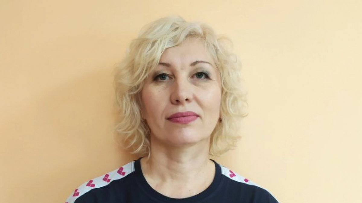 "Девчонки непослушные, с парнями мне проще": тренер по плаванию о занятиях с детьми и воспитании чемпионов