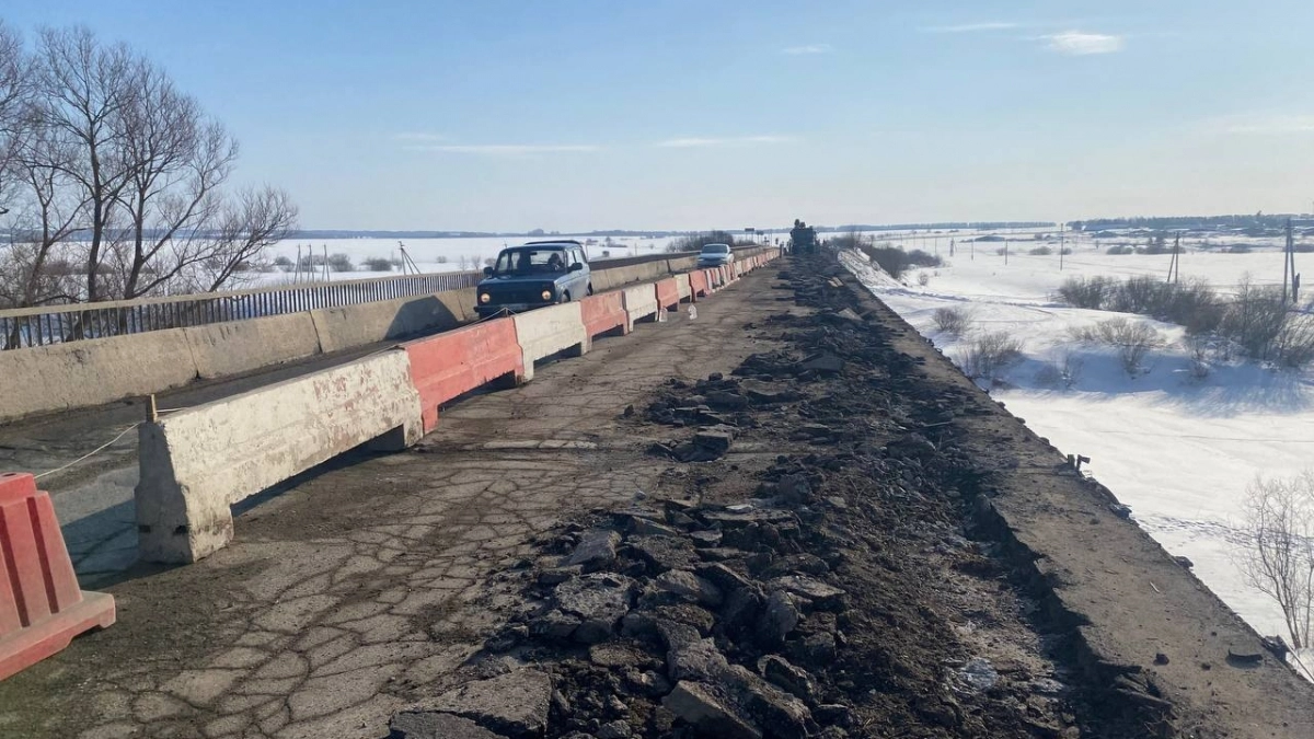 На трассе под Советском начался ремонт стратегического моста через реку Немду