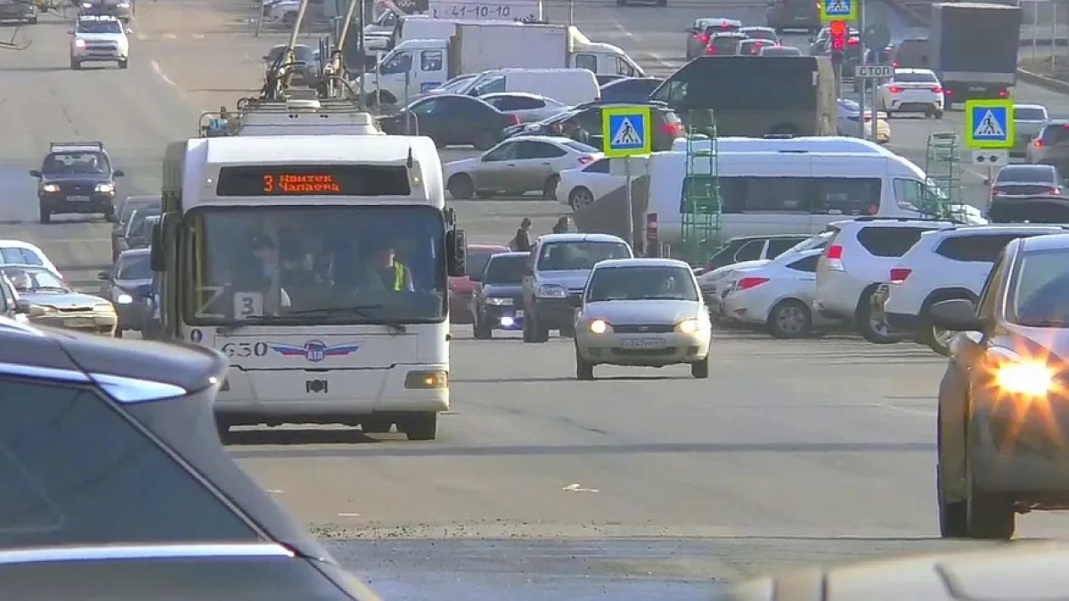 Правительство области пообещало сохранить и обновить троллейбусный парк в Кирове