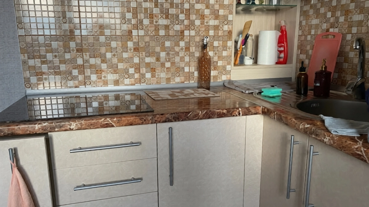 Хватит выбрасывать деньги на шкафы: советский лайфхак экономит миллионы