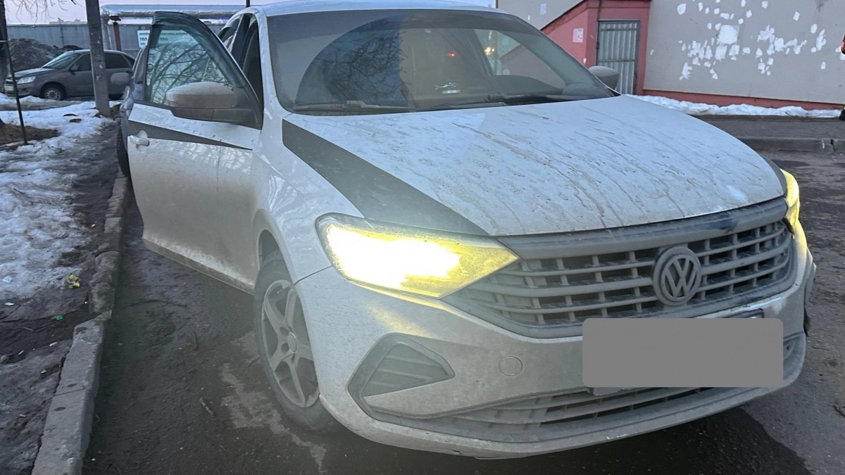 В Кирове на улице Сормовской второклассник выбежал на дорогу и попал под машину