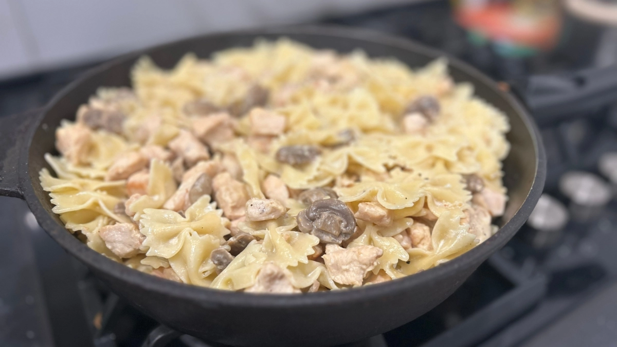 Эти макароны всей семьей едим чуть ли ни каждый день - готовлю за 15 минут в сковороде и без варки