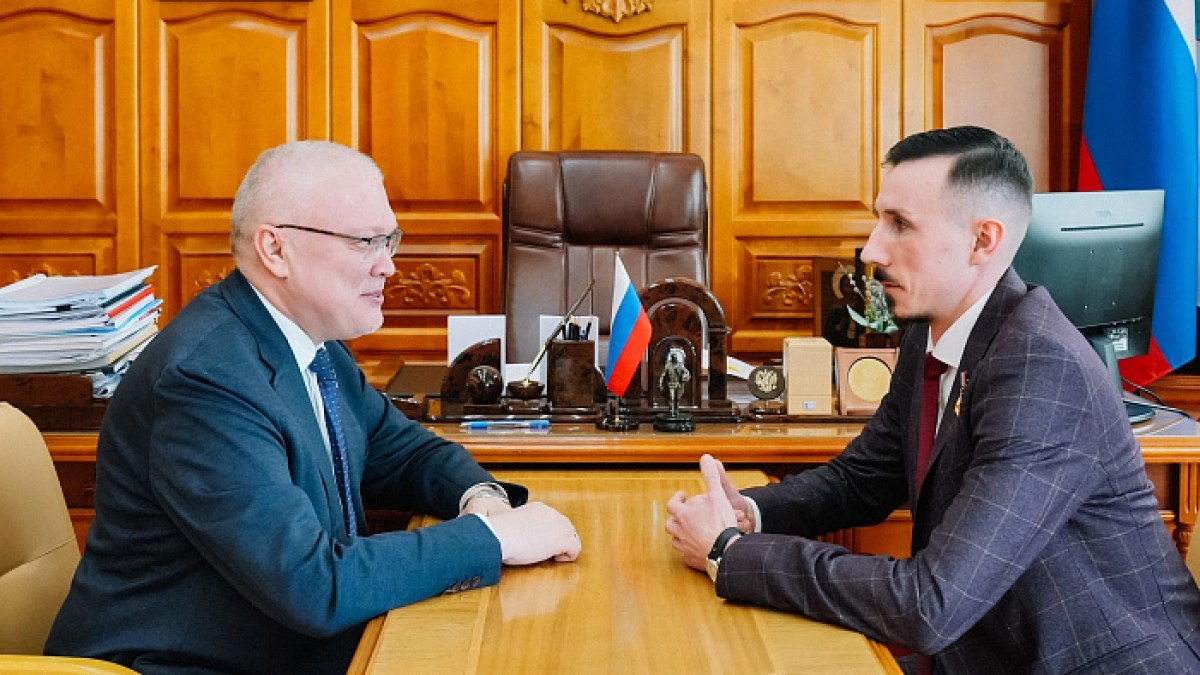 Герой России родом из Кировской области Андрей Митяшин встретился с губернатором