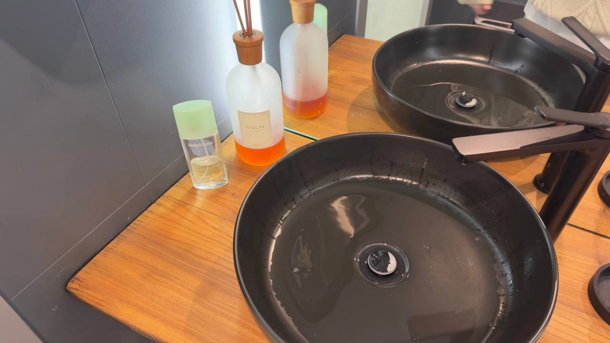 «Так пахла каждая третья»: 15 легендарных духов, которые вернут вас в 2000-е с первого пшика