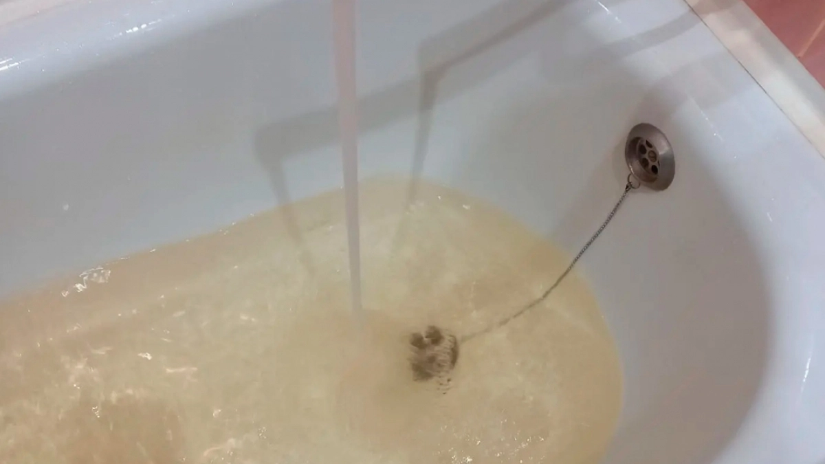 Жители села под Слободским пожаловались Владимиру Путину на "ржавую" воду