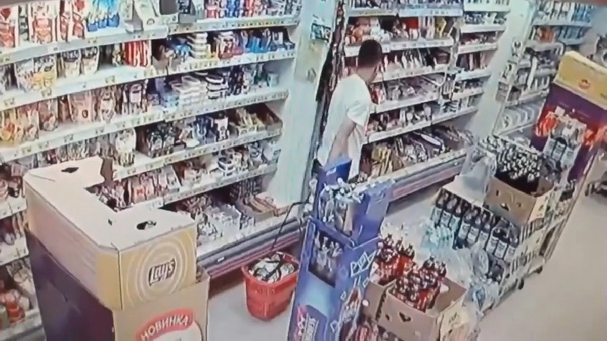 В Кирове суд дал реальный срок клептоману, совершившему 11 набегов на магазины