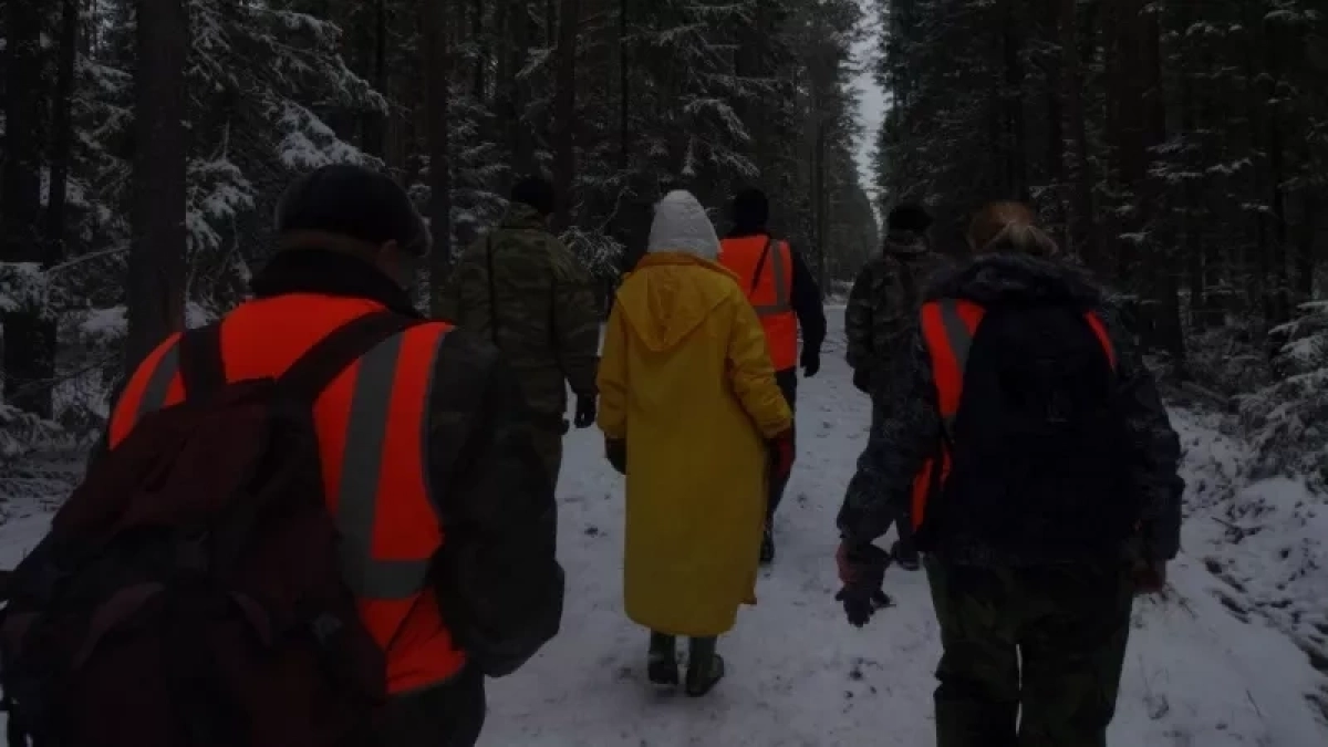 В Куменском районе пропала 71-летняя женщина в серой куртке с капюшоном