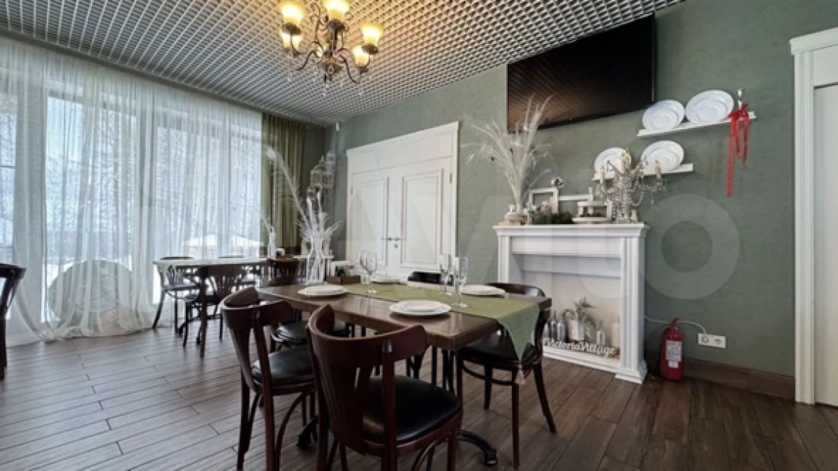 От павлинов до ротонды: в Слободском продают гостиничный комплекс за 150 млн рублей