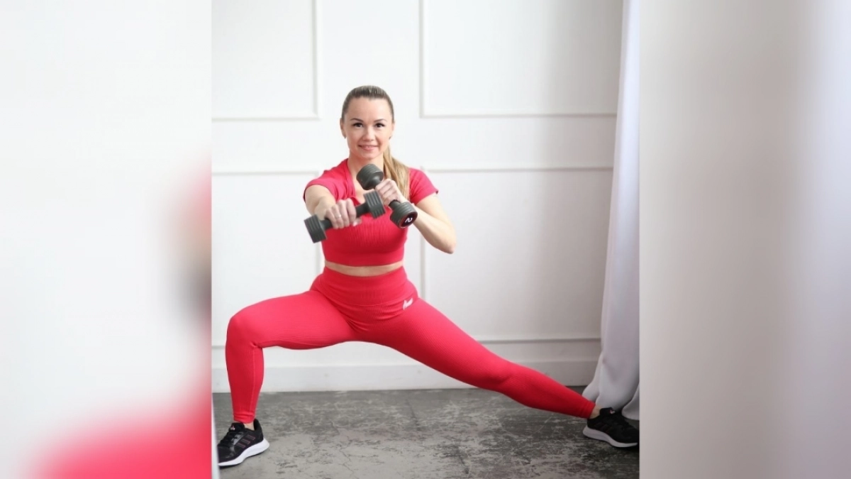 "Продолжаю дело мамы": кировчанка 20 лет делает женщин красивыми, стройными и здоровыми