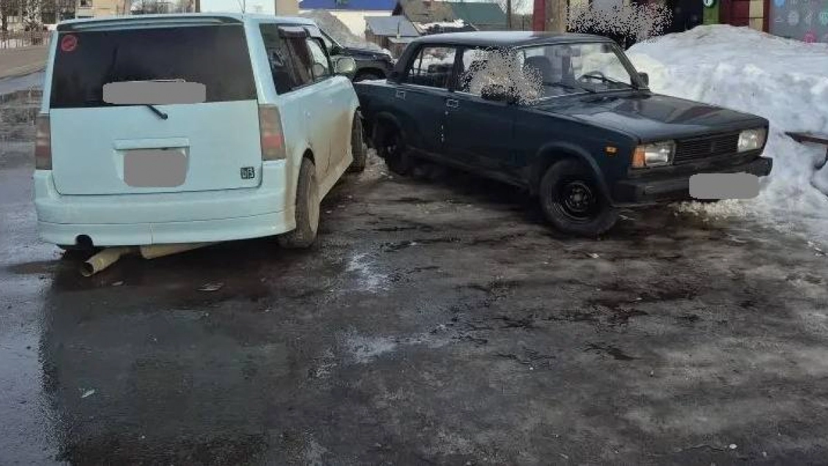 В Ленинском во время тройного ДТП машину отбросило на пешехода: двое ранены