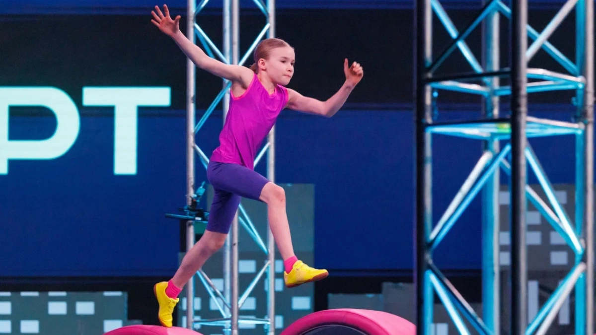 10-летняя скалолазка из Кирова бьется за победу в шоу на федеральном телеканале