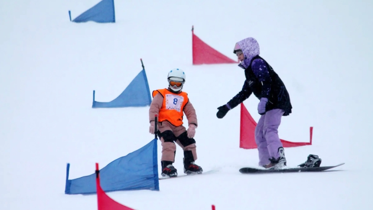 "Обидные падения и слезы - шаг к любви к сноуборду": тренер о том, как дети справляются с неудачами