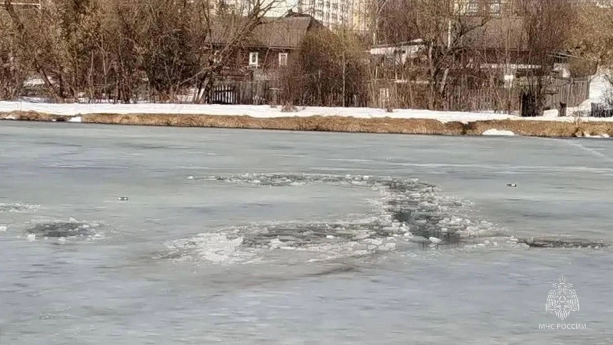 В Кирове две 11-летние девочки провалились под лед