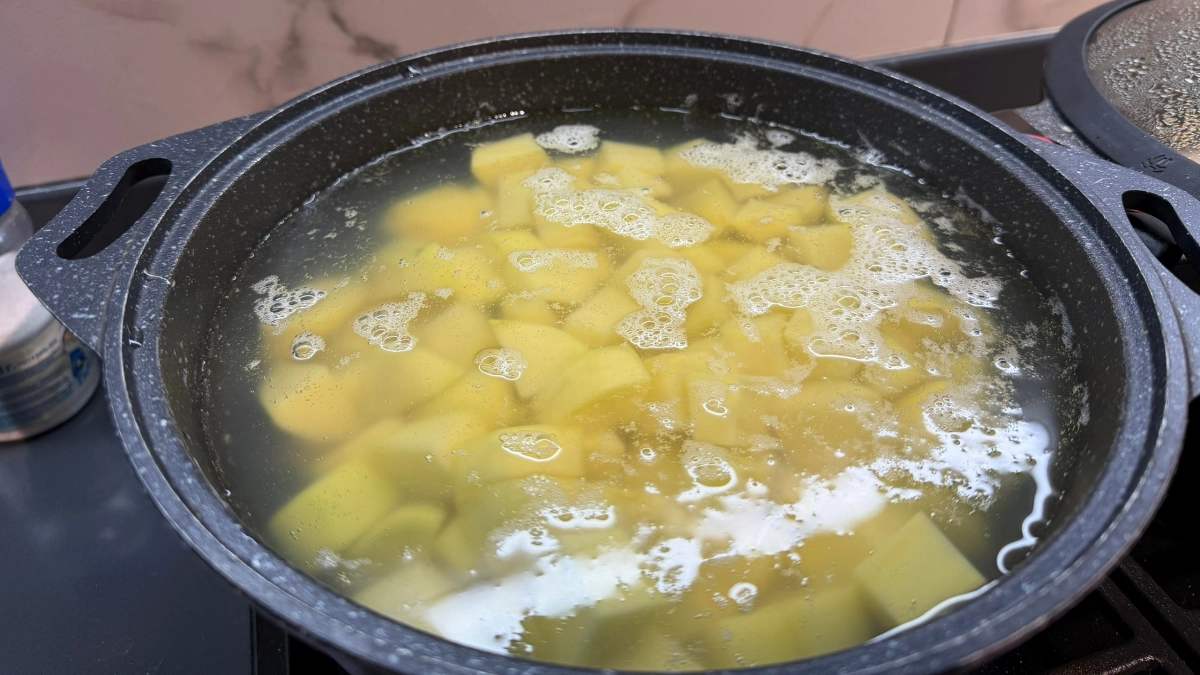 Зачем в картошку при варке нужно вливать уксус - запомните на всю жизнь