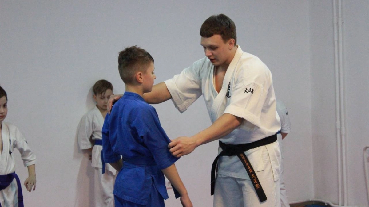 "Воспитываю не бойцов и драчунов, а личность": 20-летний кировчанин проводит тренировки по Кудо для детей с 4-х лет