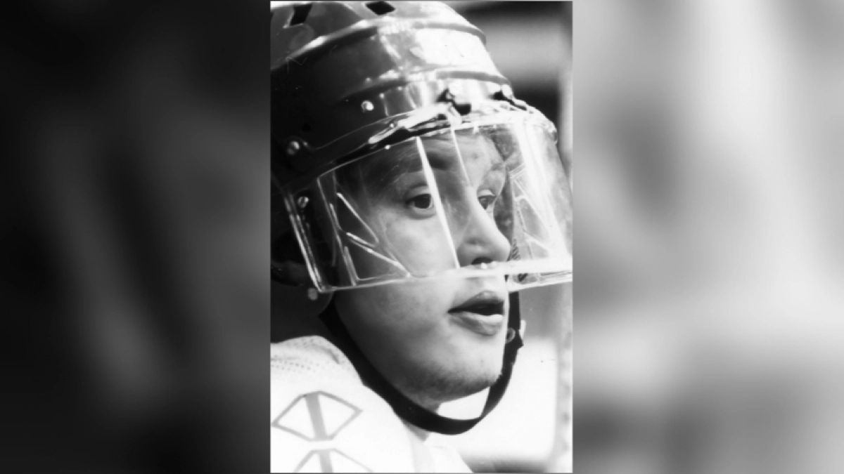 В возрасте 53 лет умер известный кирово-чепецкий хоккеист и тренер Денис Ложкин