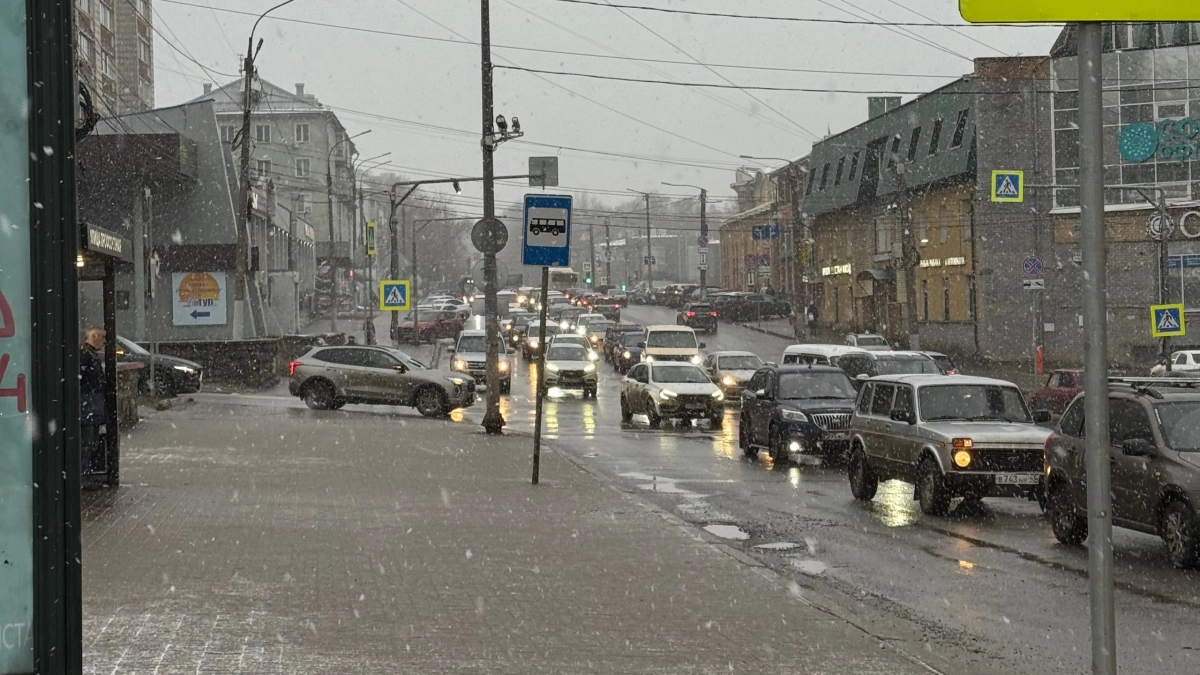 Верховный суд постановил: какой поворотник нужно включать при въезде на кольцо - правый или левый?