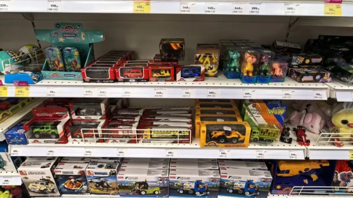 Лучшие новинки в "Магнит Косметик" - целый островок детских радостей: игрушки и аксессуары для девочек и мальчиков