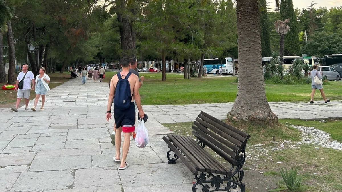 "Агрессивные люди, змеи, грязь и невкусная еда": туристы делятся своим разочарованием от визита в Абхазию