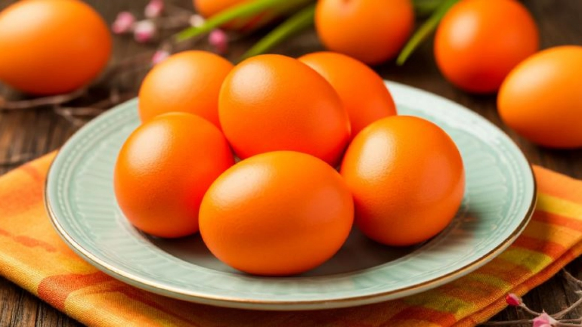 Оранжевые скорлупки - хит сезона: намазываю этой пастой - получаю пасхальные яйца ярче огненного опала