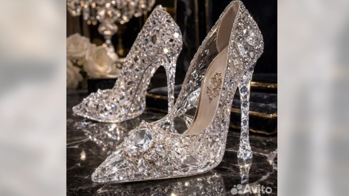 Кировчанка продает туфли с бриллиантами за 3,5 миллиона рублей 