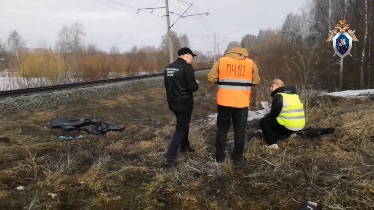 "Каждый день рискуем жизнью, чтобы попасть в поликлинику и магазин": кировчане о проблеме безопасности перехода ж/д путей в Нововятске 